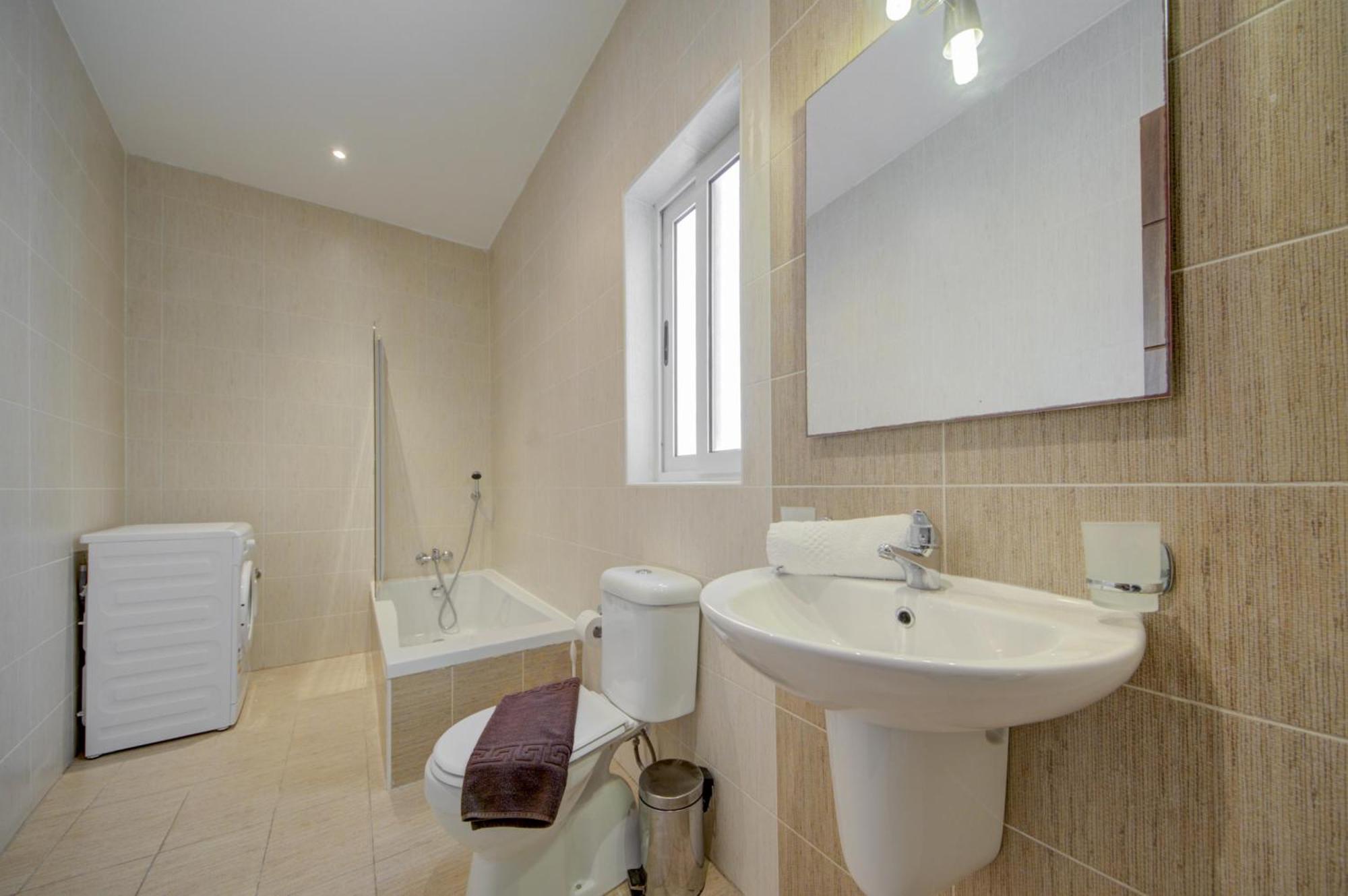 Sapphire Residences - Sliema 2 Bedroom Apartments With Views By Shortletsmalta ภายนอก รูปภาพ